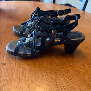 Aravon Black Lace-Up Strappy Sandals